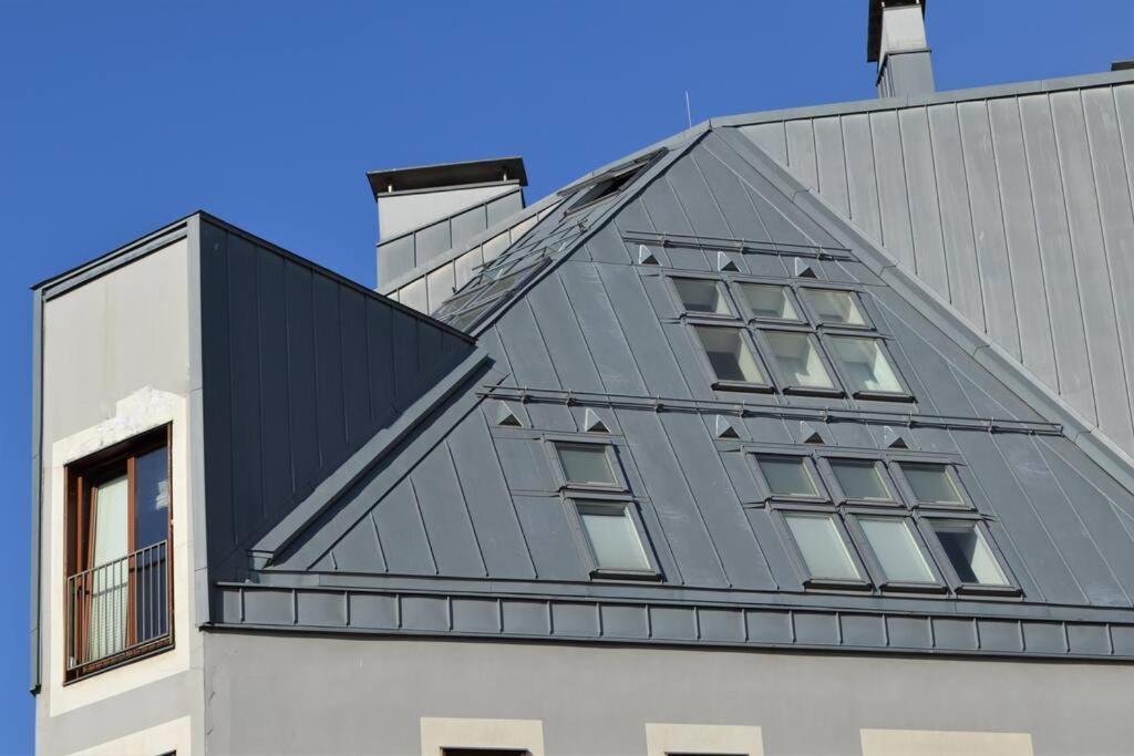 Luxury Apartment With A Balcony And View In Riga Old Town 외부 사진