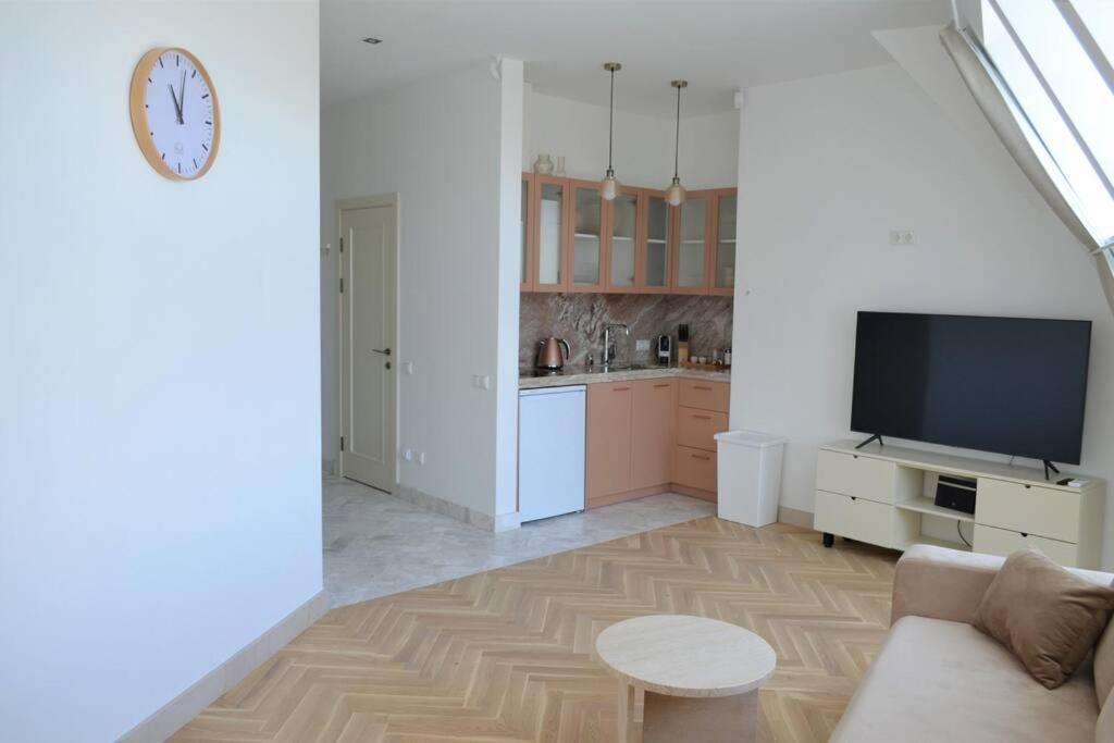 Luxury Apartment With A Balcony And View In Riga Old Town 외부 사진