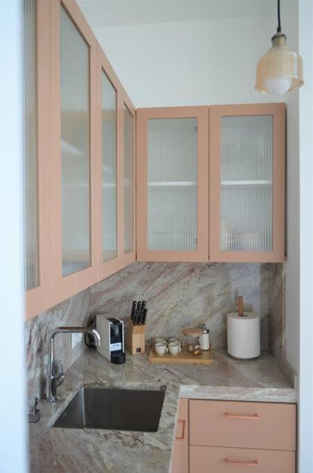 Luxury Apartment With A Balcony And View In Riga Old Town 외부 사진