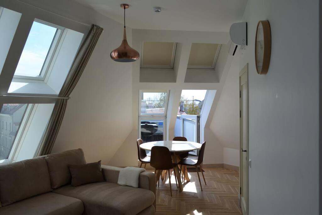 Luxury Apartment With A Balcony And View In Riga Old Town 외부 사진
