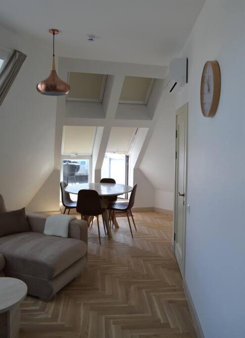 Luxury Apartment With A Balcony And View In Riga Old Town 외부 사진