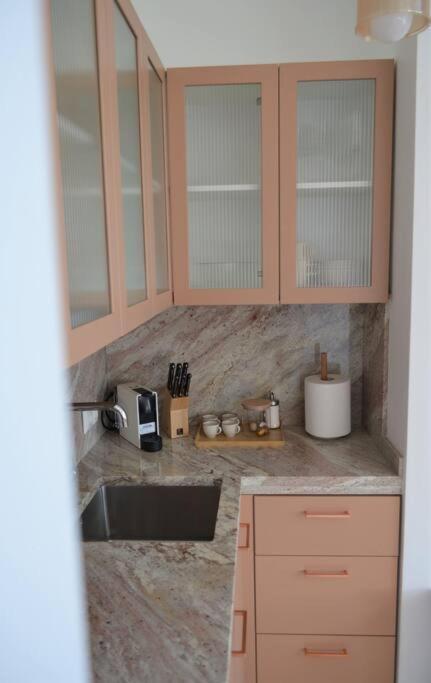 Luxury Apartment With A Balcony And View In Riga Old Town 외부 사진