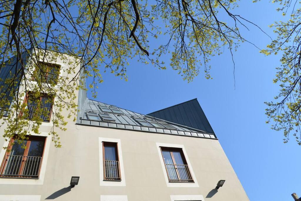 Luxury Apartment With A Balcony And View In Riga Old Town 외부 사진
