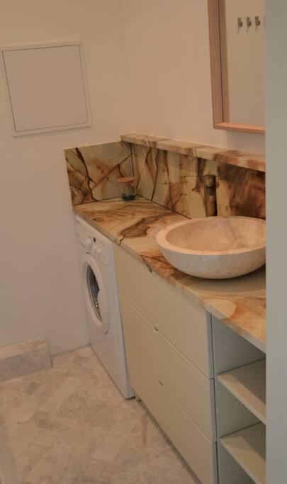 Luxury Apartment With A Balcony And View In Riga Old Town 외부 사진
