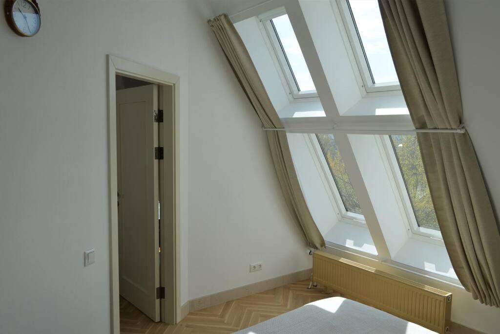 Luxury Apartment With A Balcony And View In Riga Old Town 외부 사진