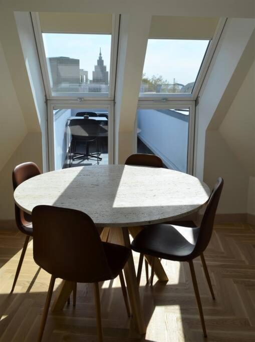 Luxury Apartment With A Balcony And View In Riga Old Town 외부 사진