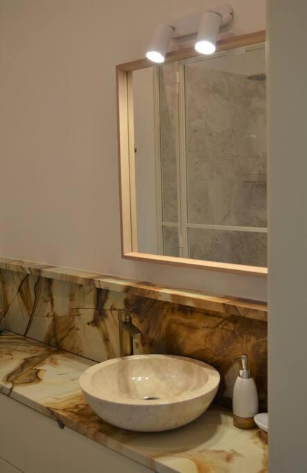 Luxury Apartment With A Balcony And View In Riga Old Town 외부 사진