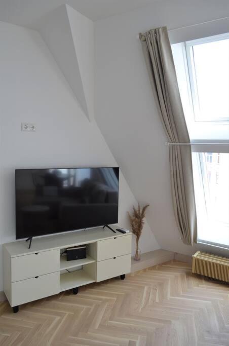Luxury Apartment With A Balcony And View In Riga Old Town 외부 사진